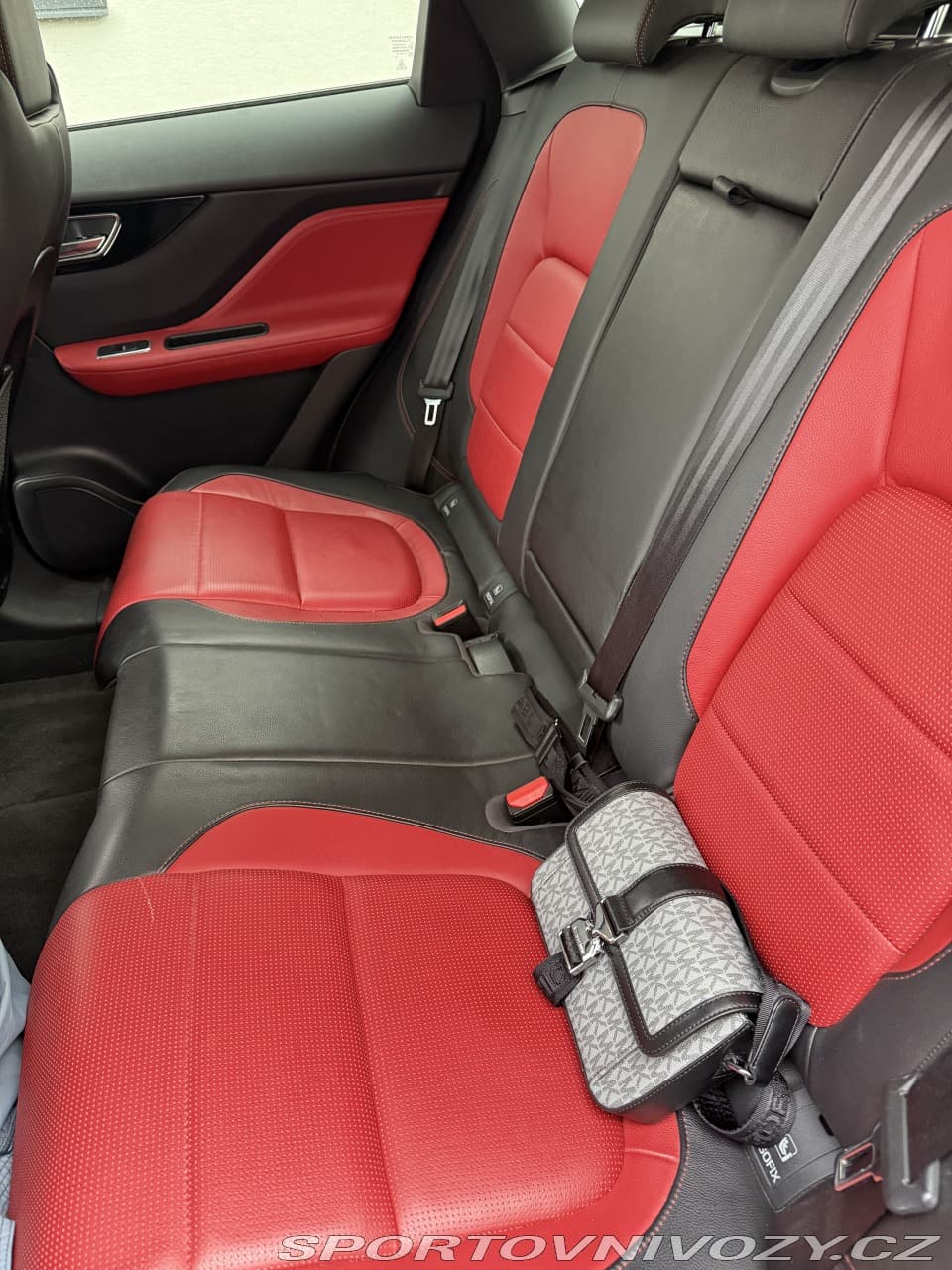 2018 Jaguar F-PACE - 10