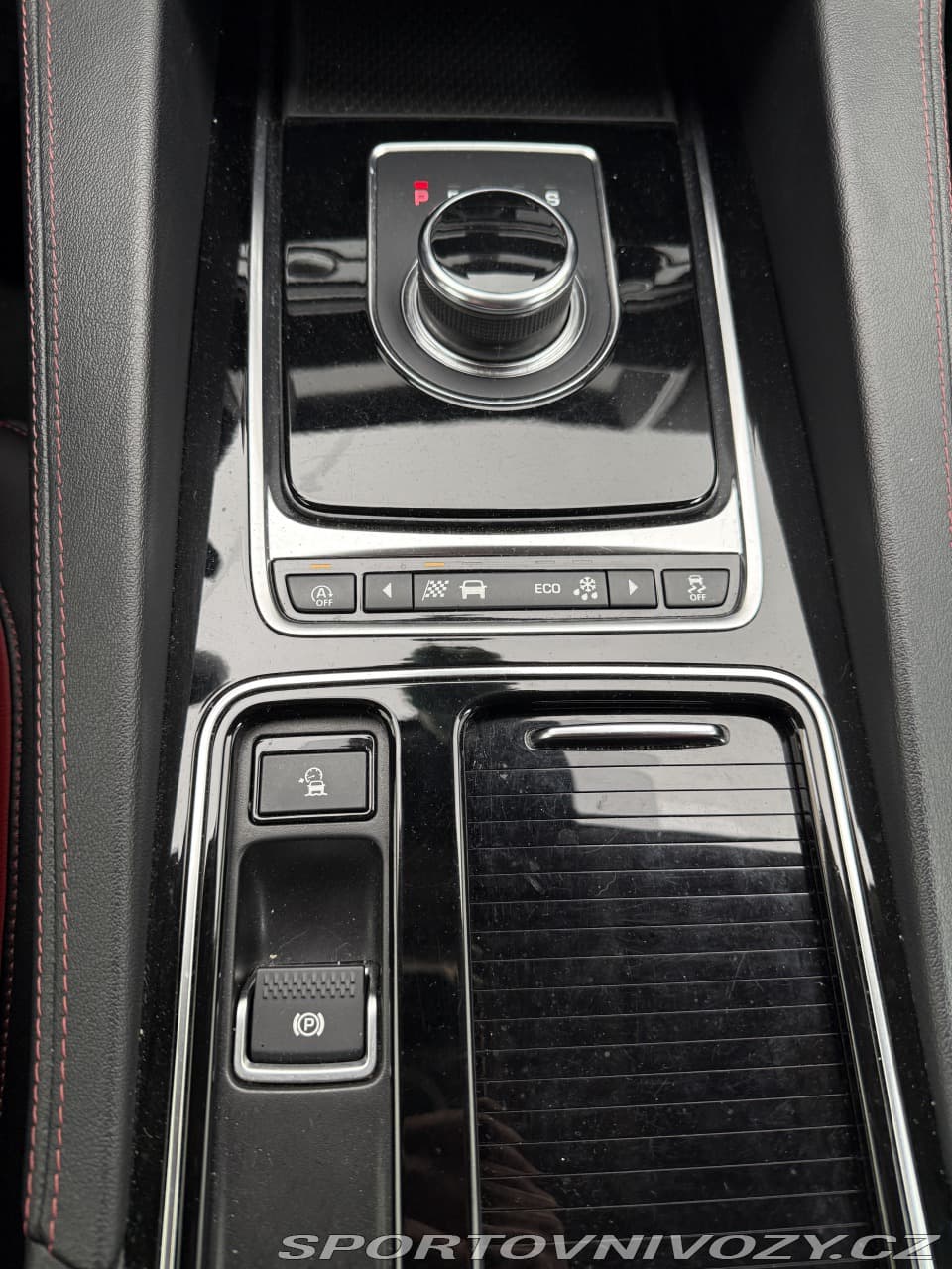 2018 Jaguar F-PACE - 14
