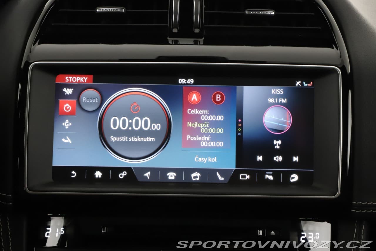 2016 Jaguar F-PACE - 17