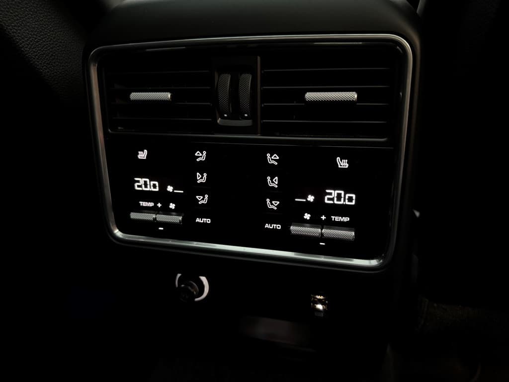 2020 Porsche CAYENNE - 11