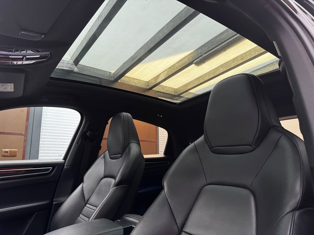 2020 Porsche CAYENNE - 16