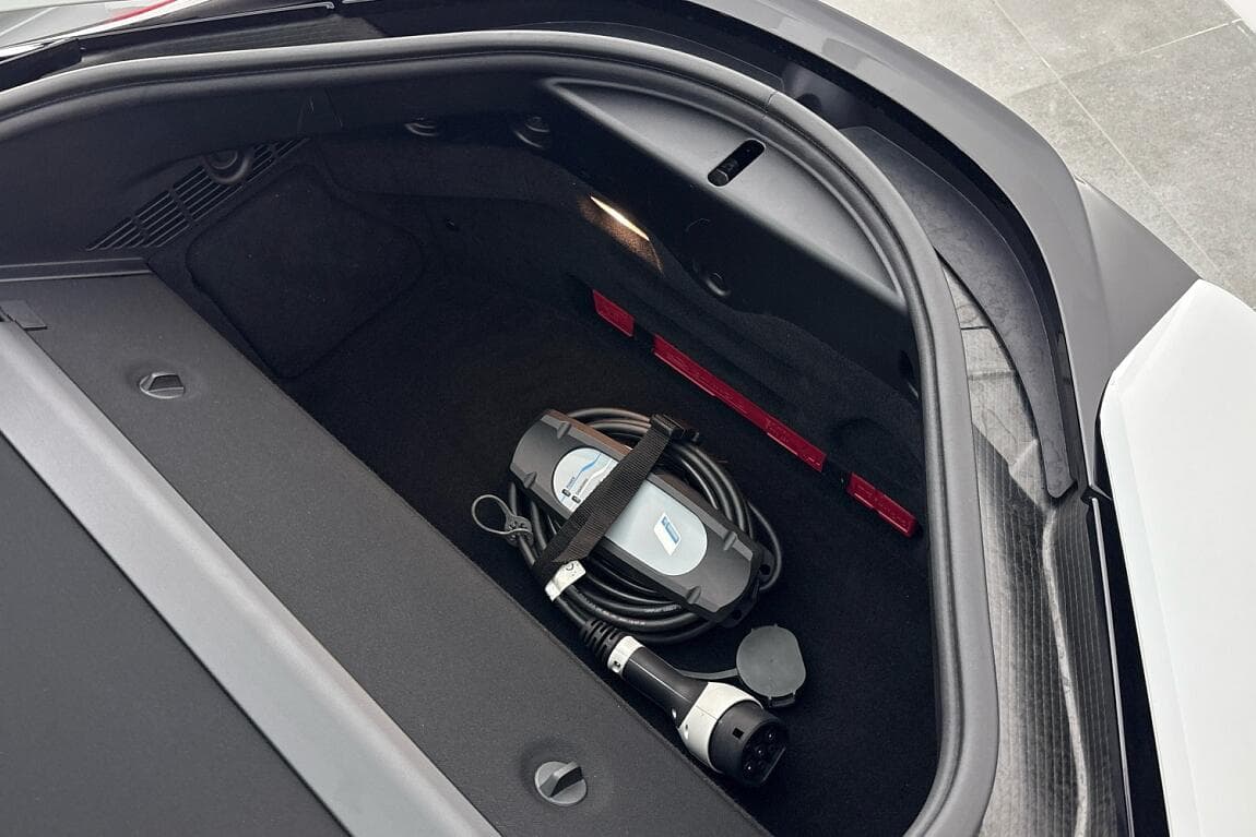 2015 BMW i8 - 10