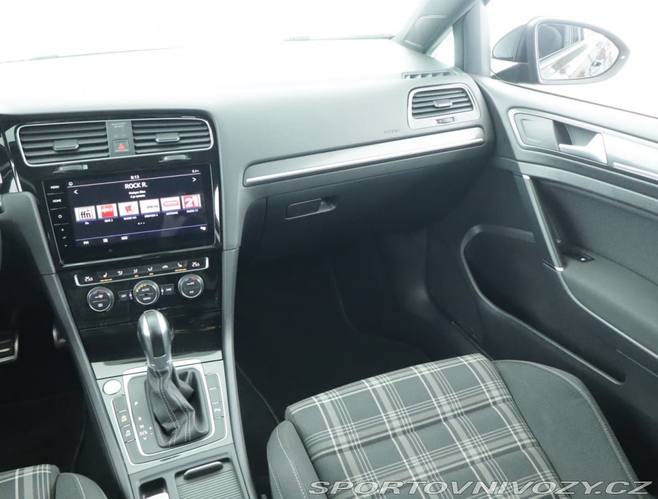 2017 Volkswagen GOLF - 8