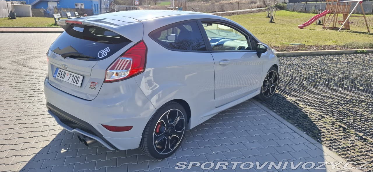 2016 Ford FIESTA - 3
