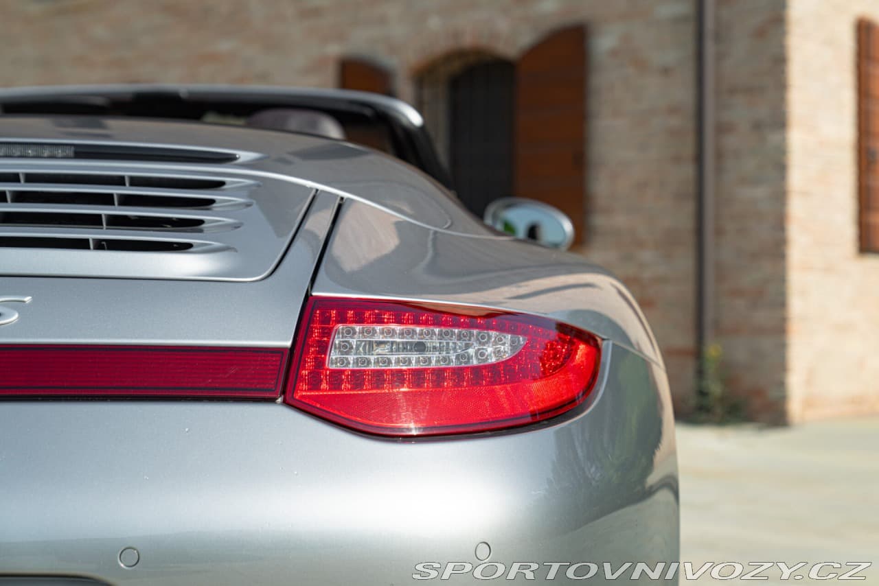 2009 Porsche 911 - 13