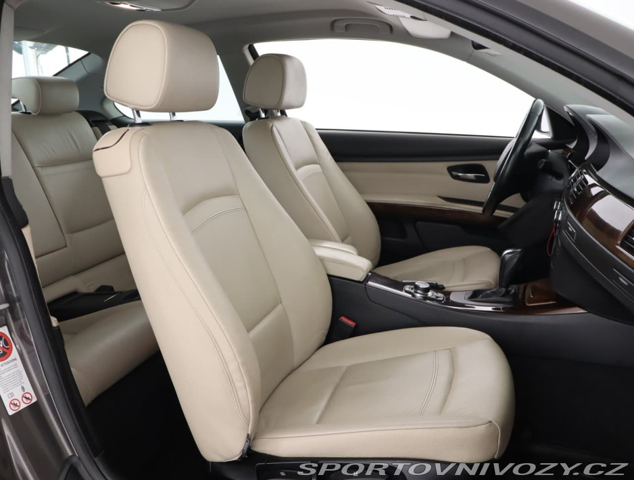 2010 BMW 3-SERIES - 9