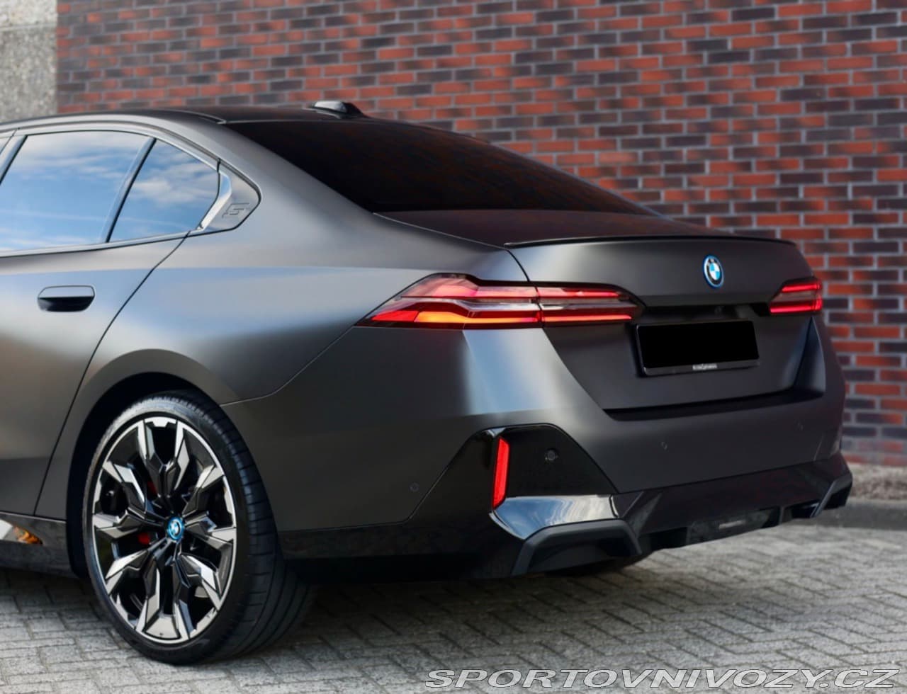 2024 BMW 5-SERIES - 16