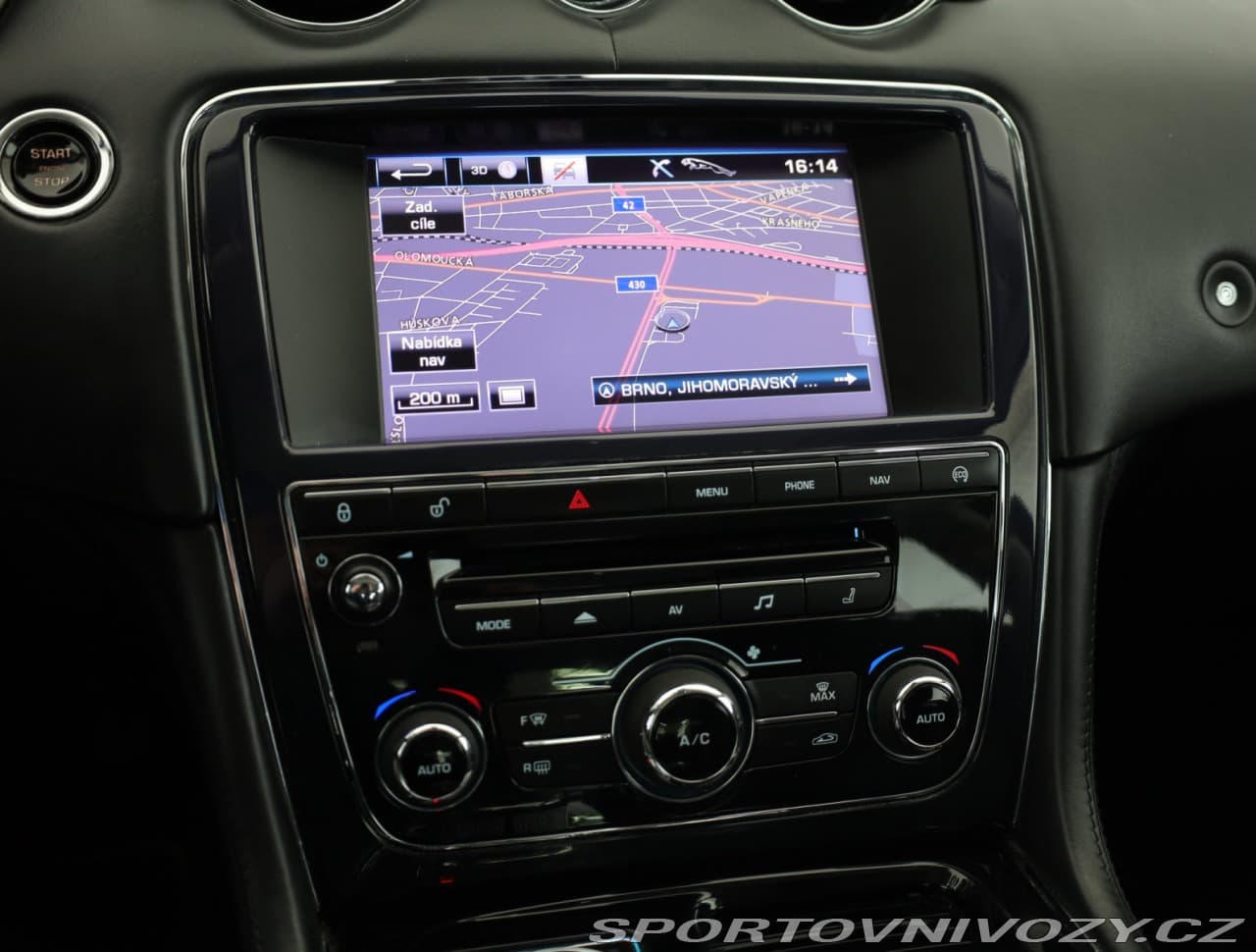 2013 Jaguar XJ - 10