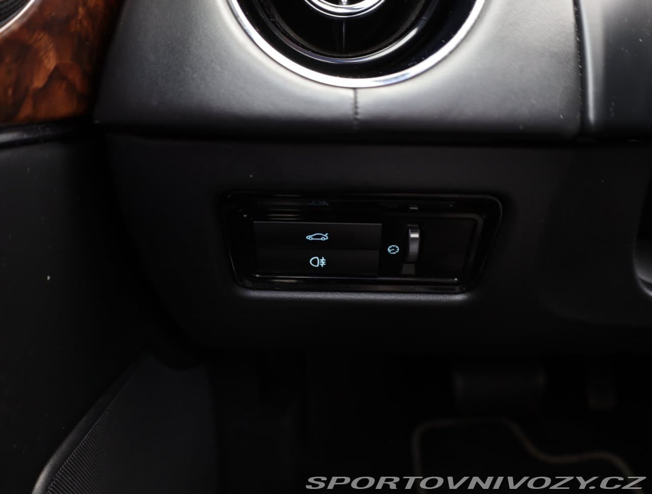 2013 Jaguar XJ - 17