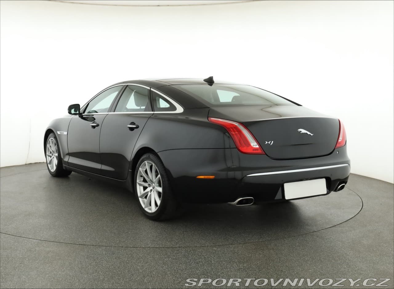 2013 Jaguar XJ - 4