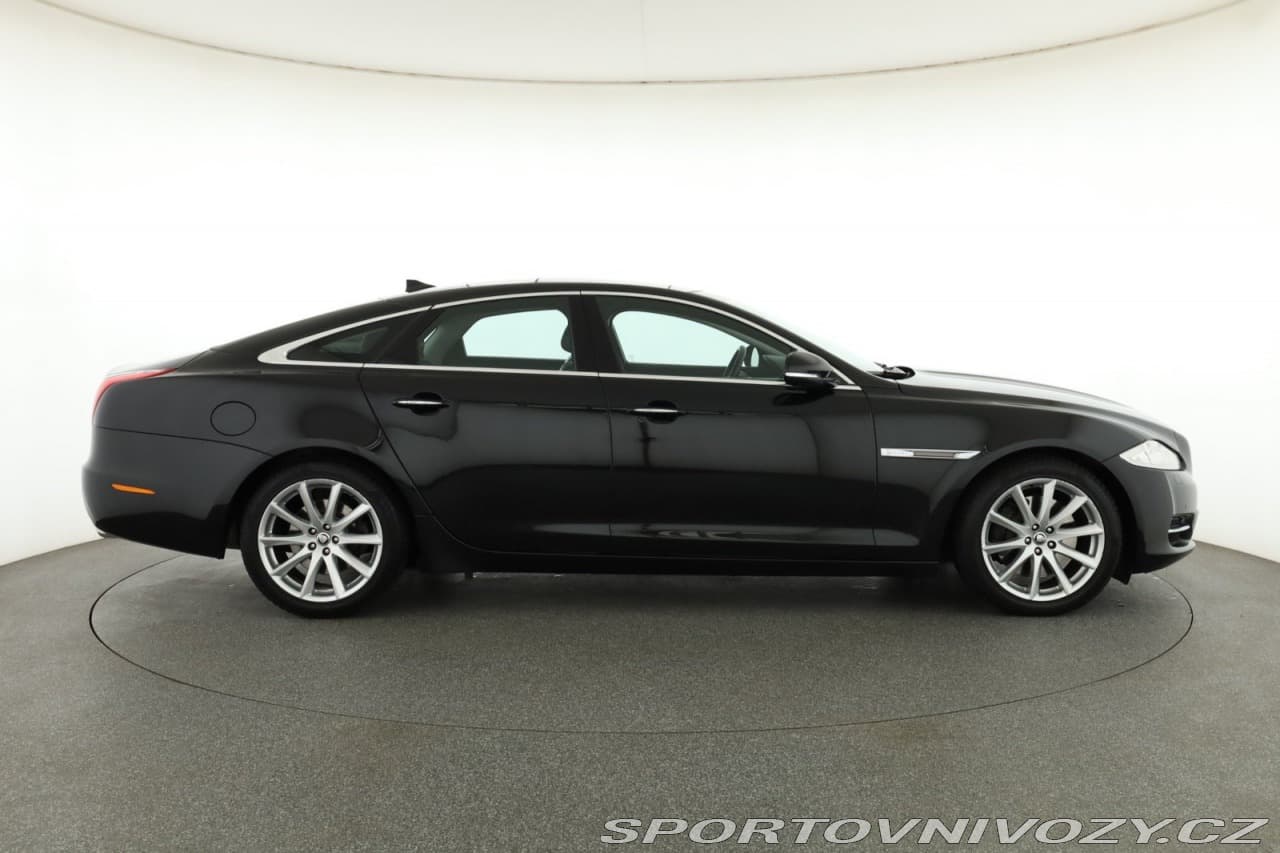2013 Jaguar XJ - 6