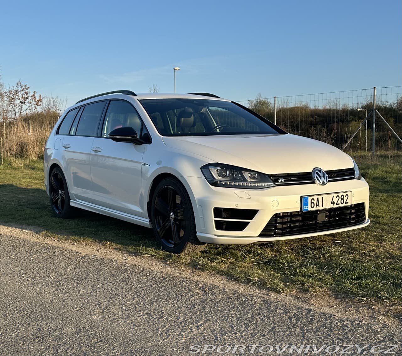 2017 Volkswagen GOLF - 2