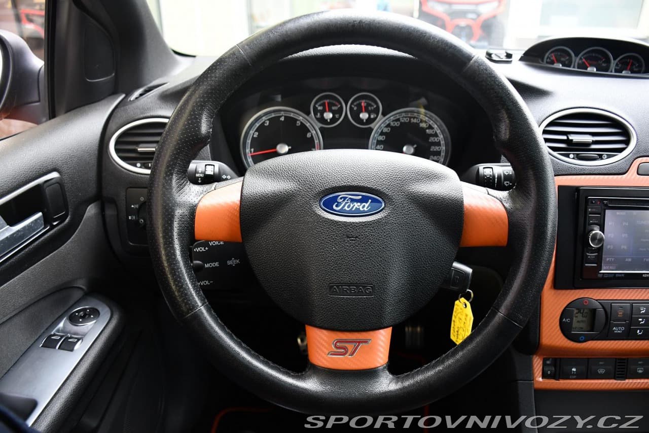 2006 Ford FOCUS - 14