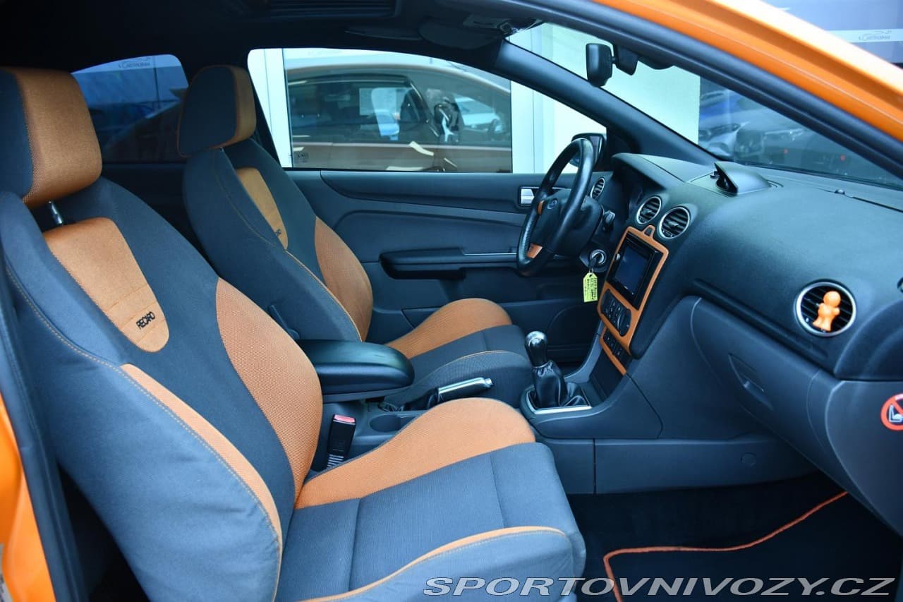 2006 Ford FOCUS - 15