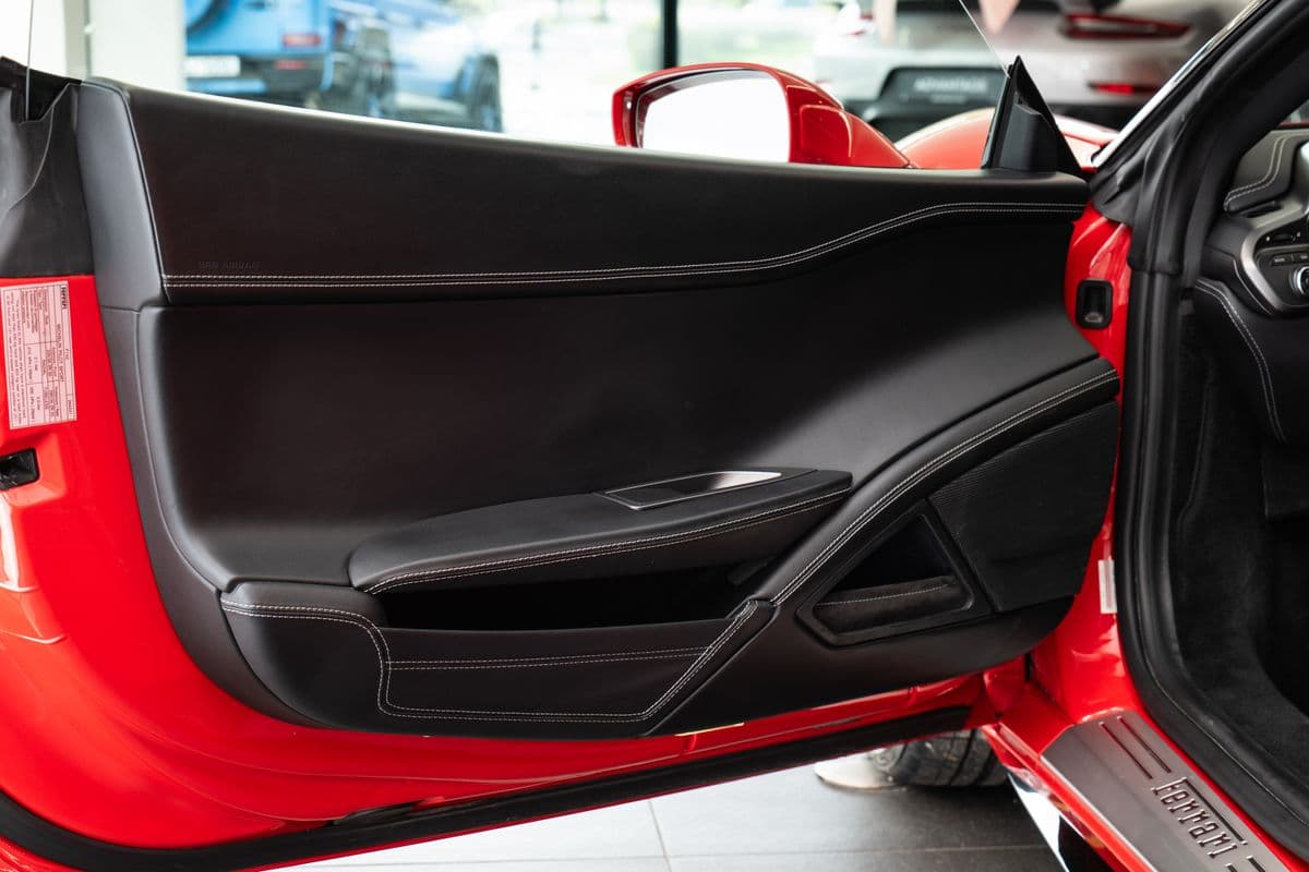 2010 Ferrari 458 - 7