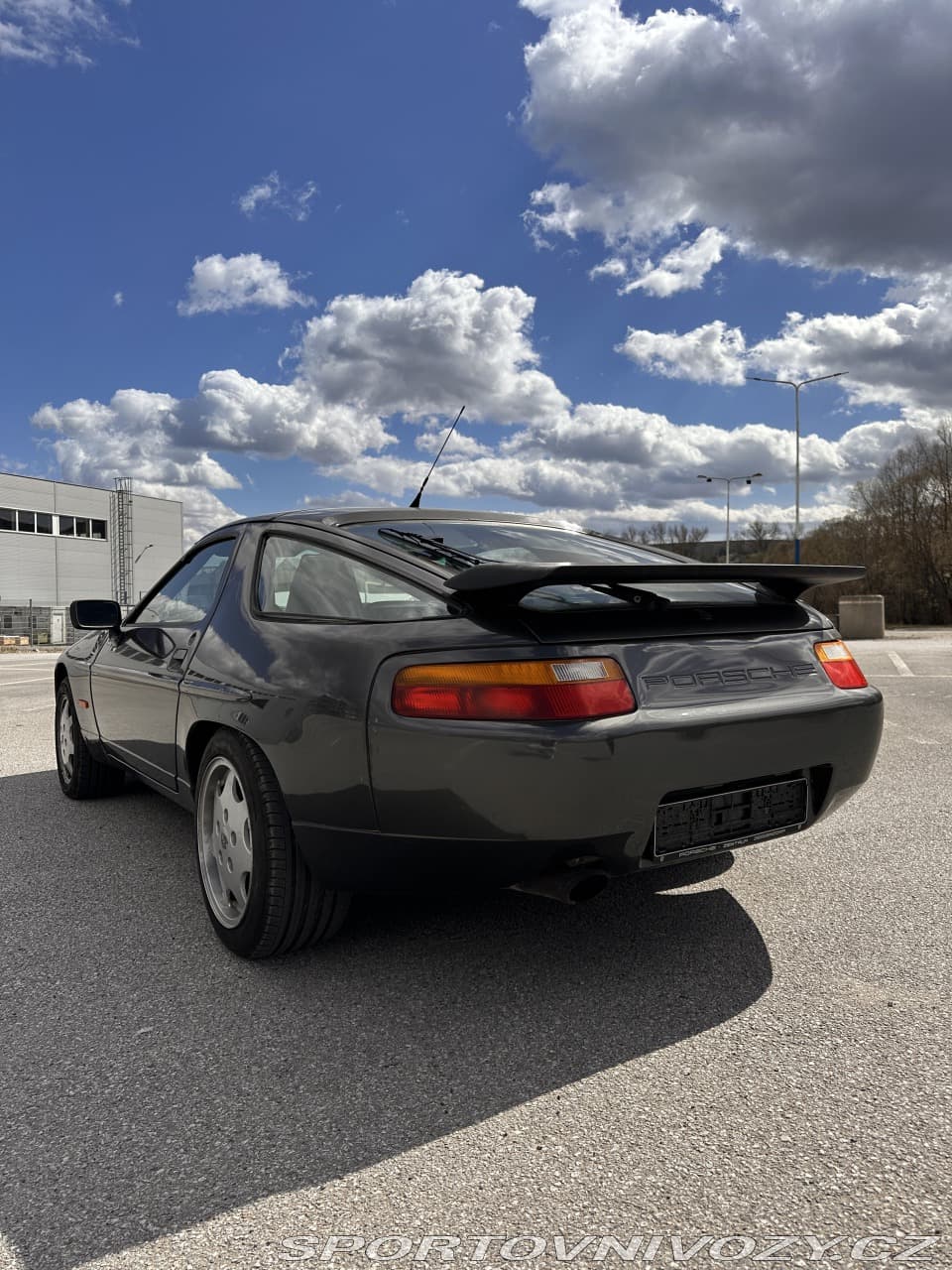 1988 Porsche 928 - 6