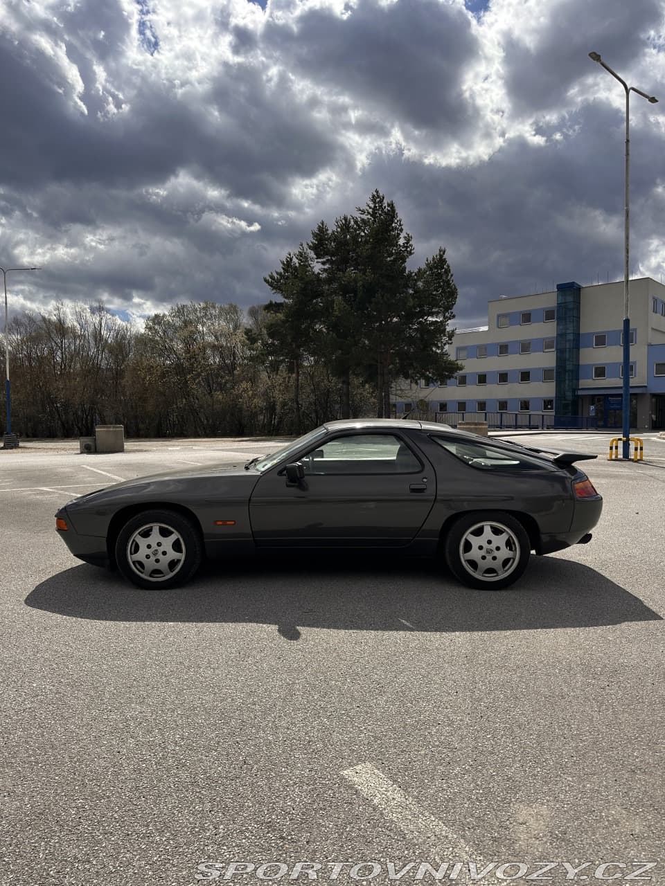 1988 Porsche 928 - 7
