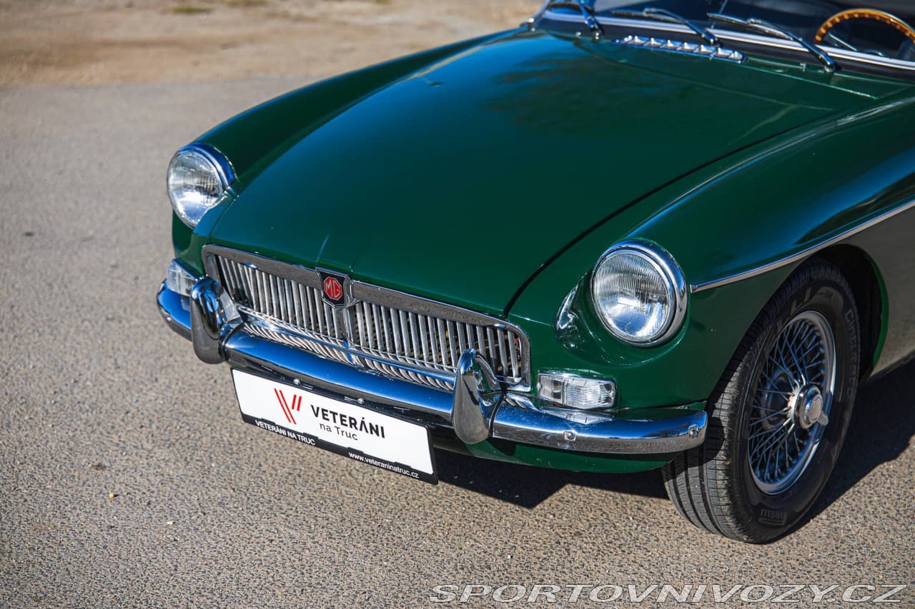 1977 MG MGB - 11
