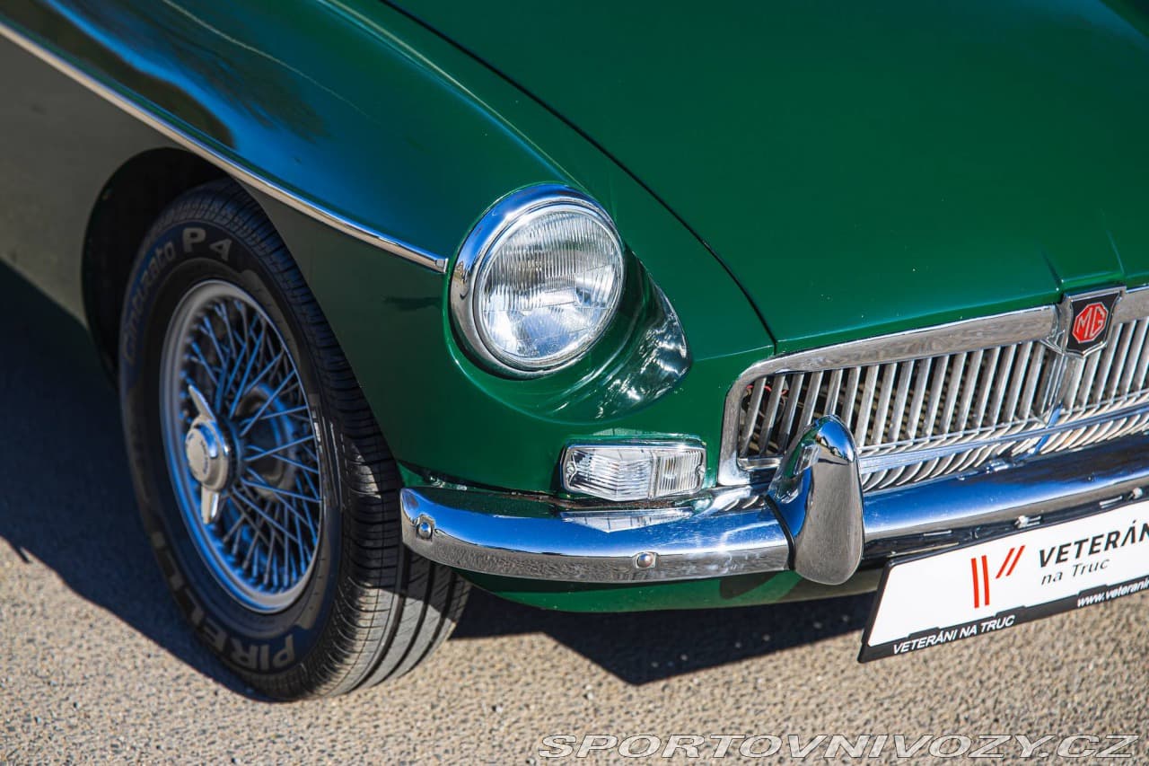1977 MG MGB - 13