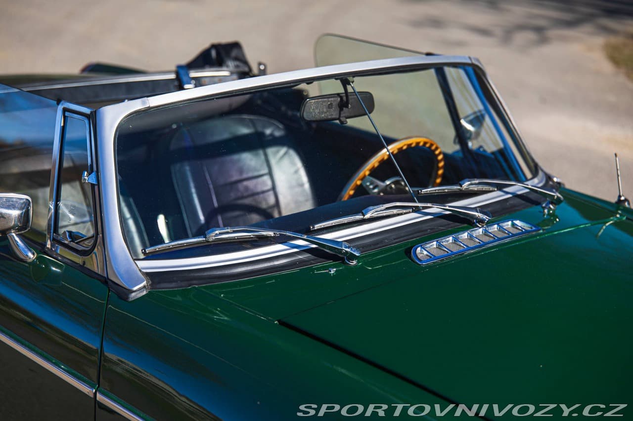 1977 MG MGB - 14