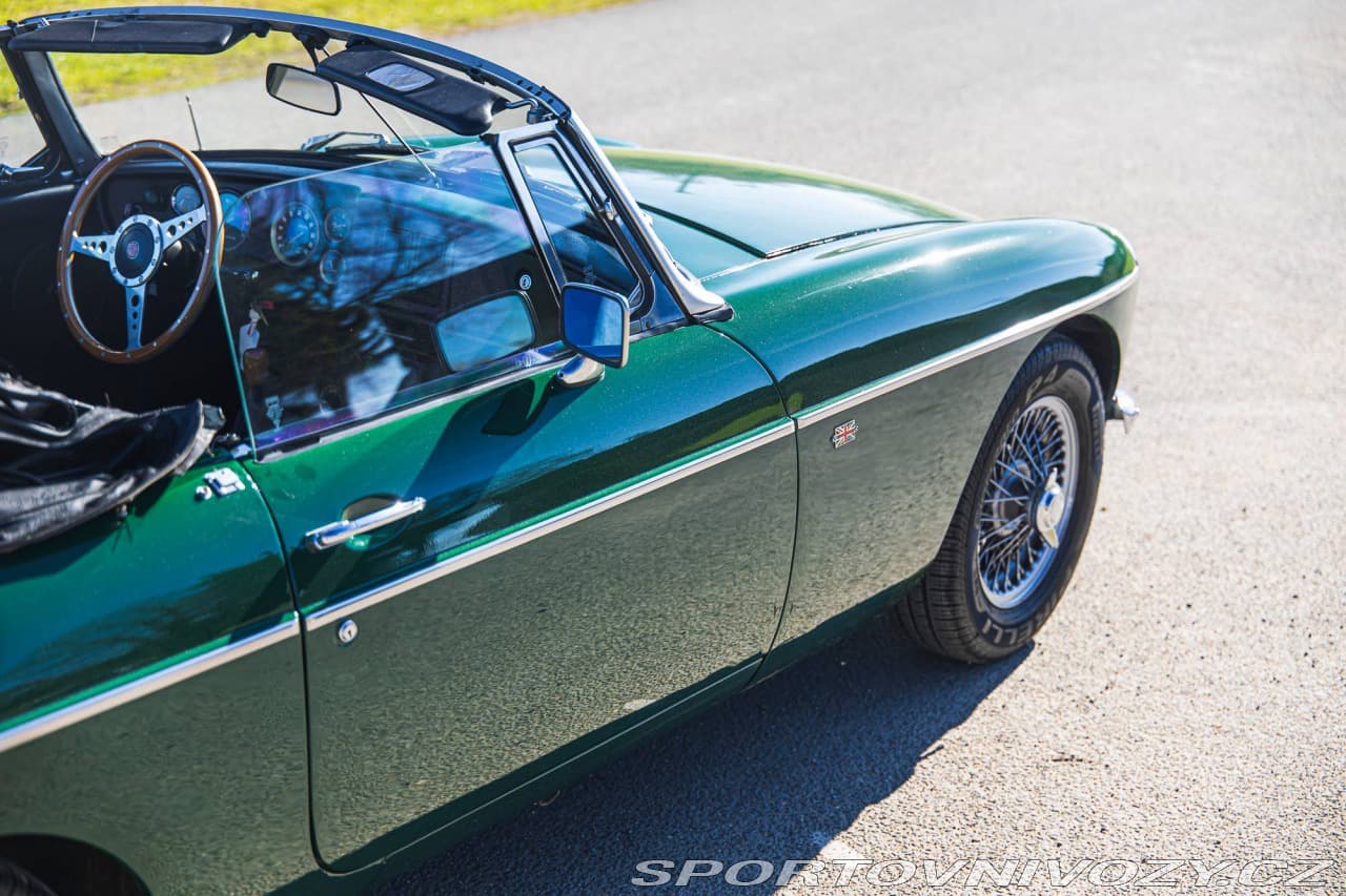 1977 MG MGB - 16