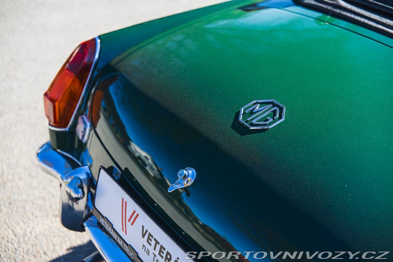 1977 MG MGB - 20