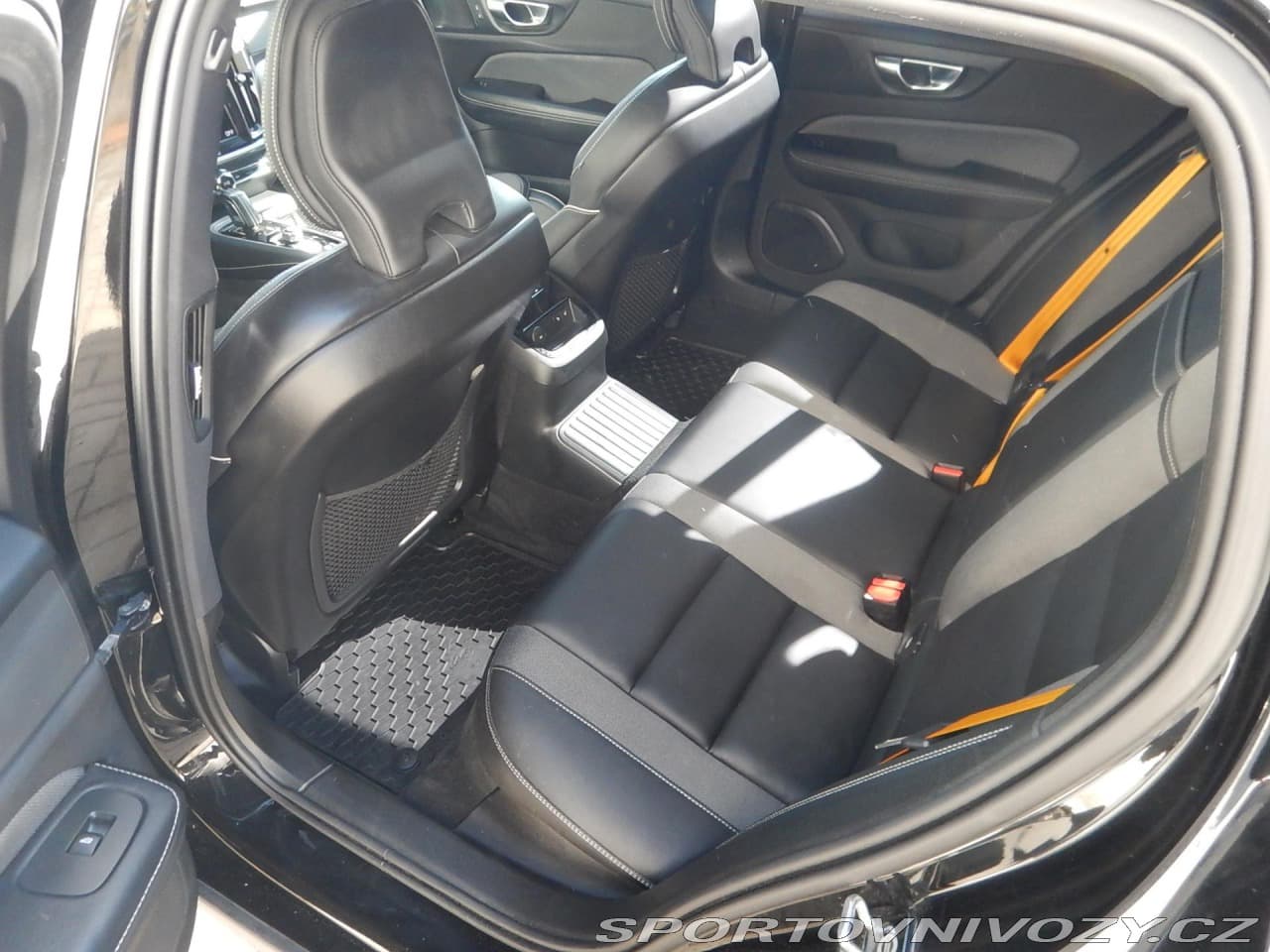 2020 Volvo V60 - 10