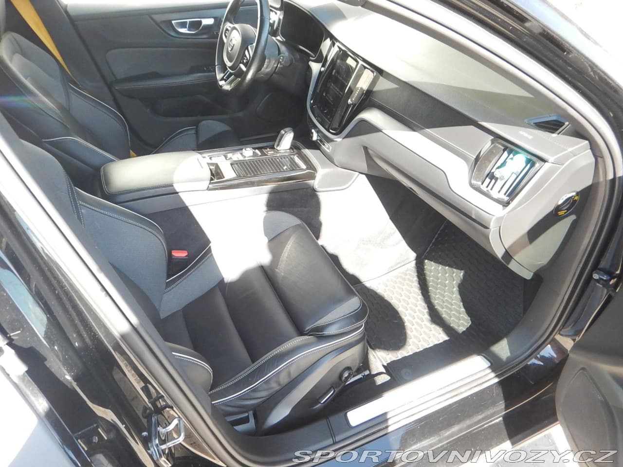 2020 Volvo V60 - 13