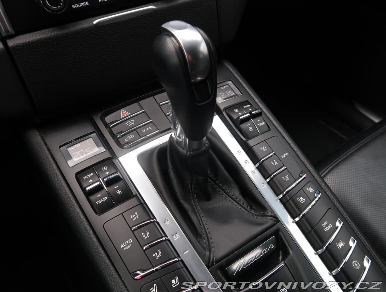 2017 Porsche MACAN - 13