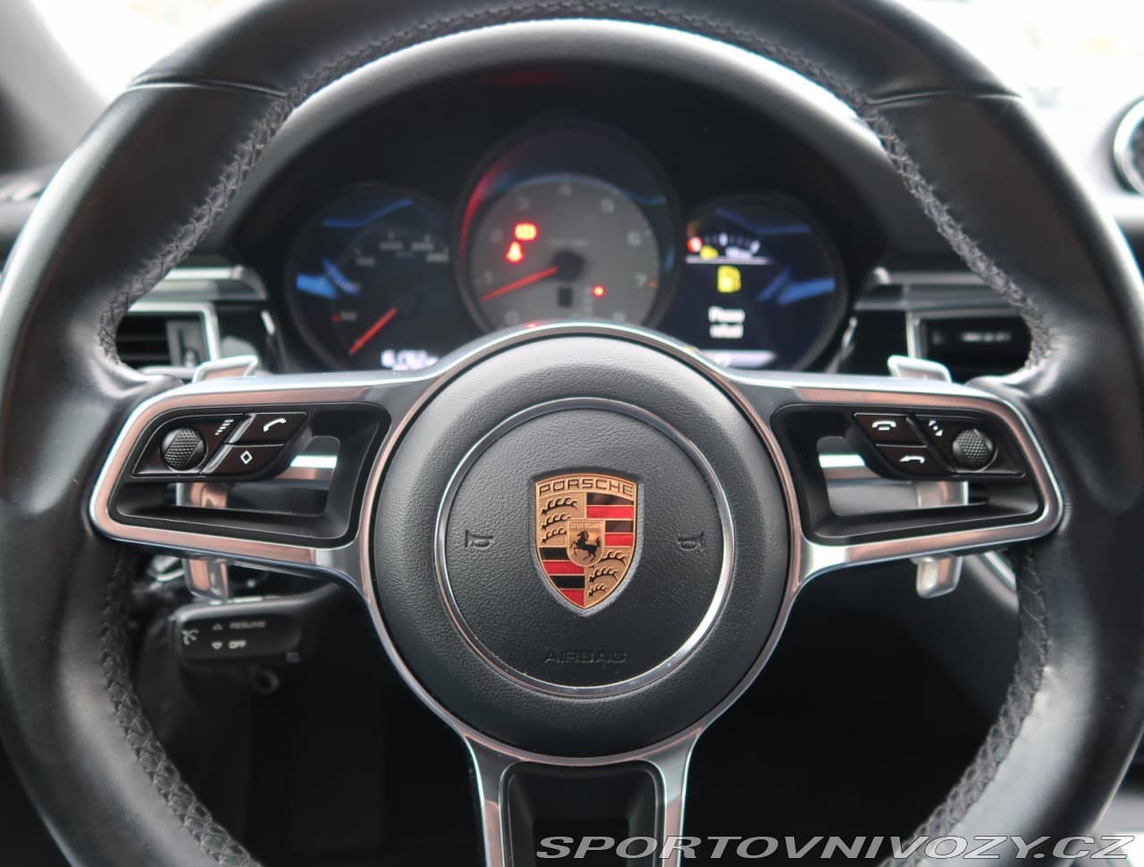 2017 Porsche MACAN - 16