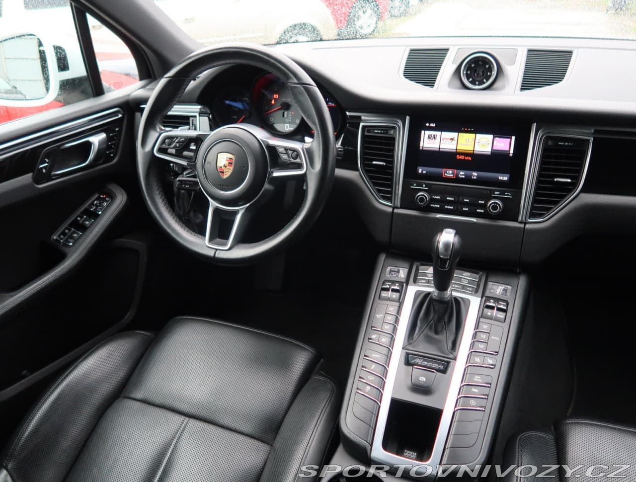 2017 Porsche MACAN - 7