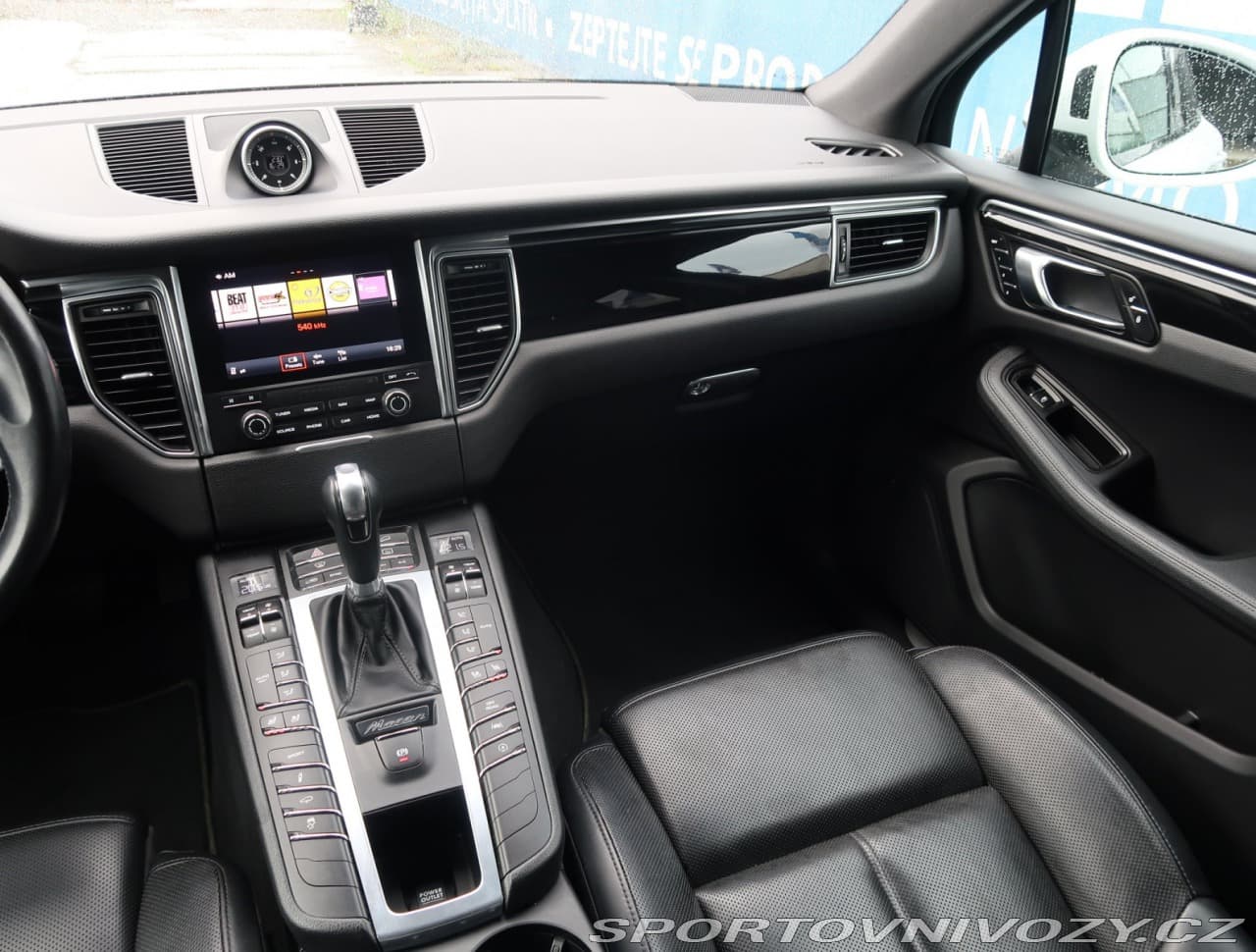 2017 Porsche MACAN - 8