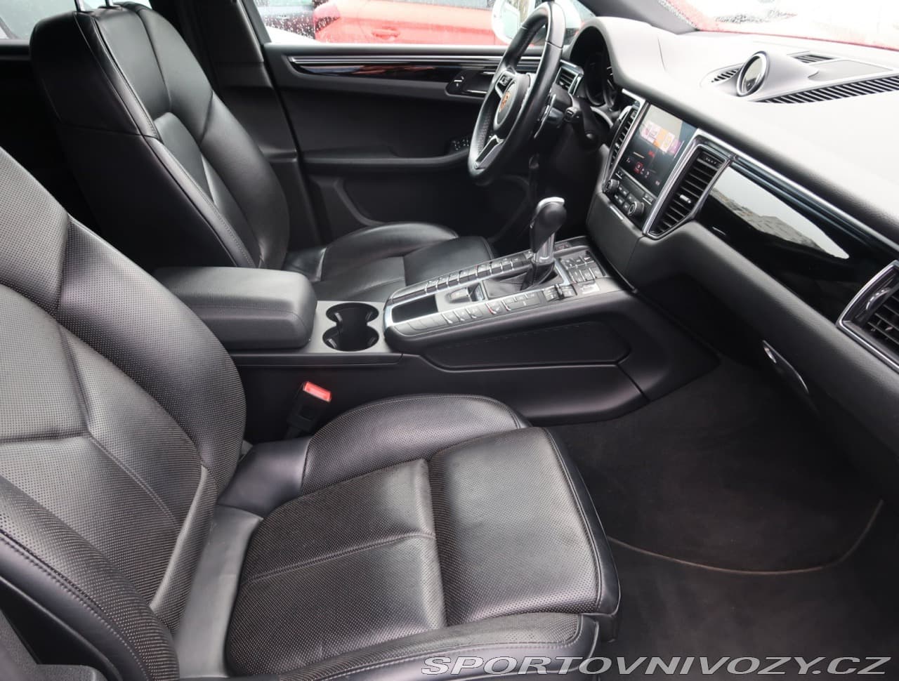 2017 Porsche MACAN - 9