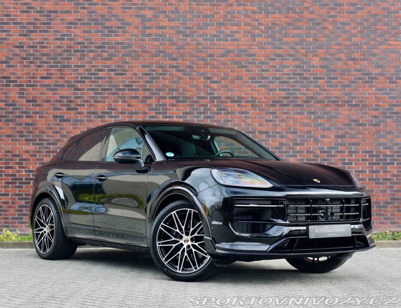 2025 Porsche CAYENNE