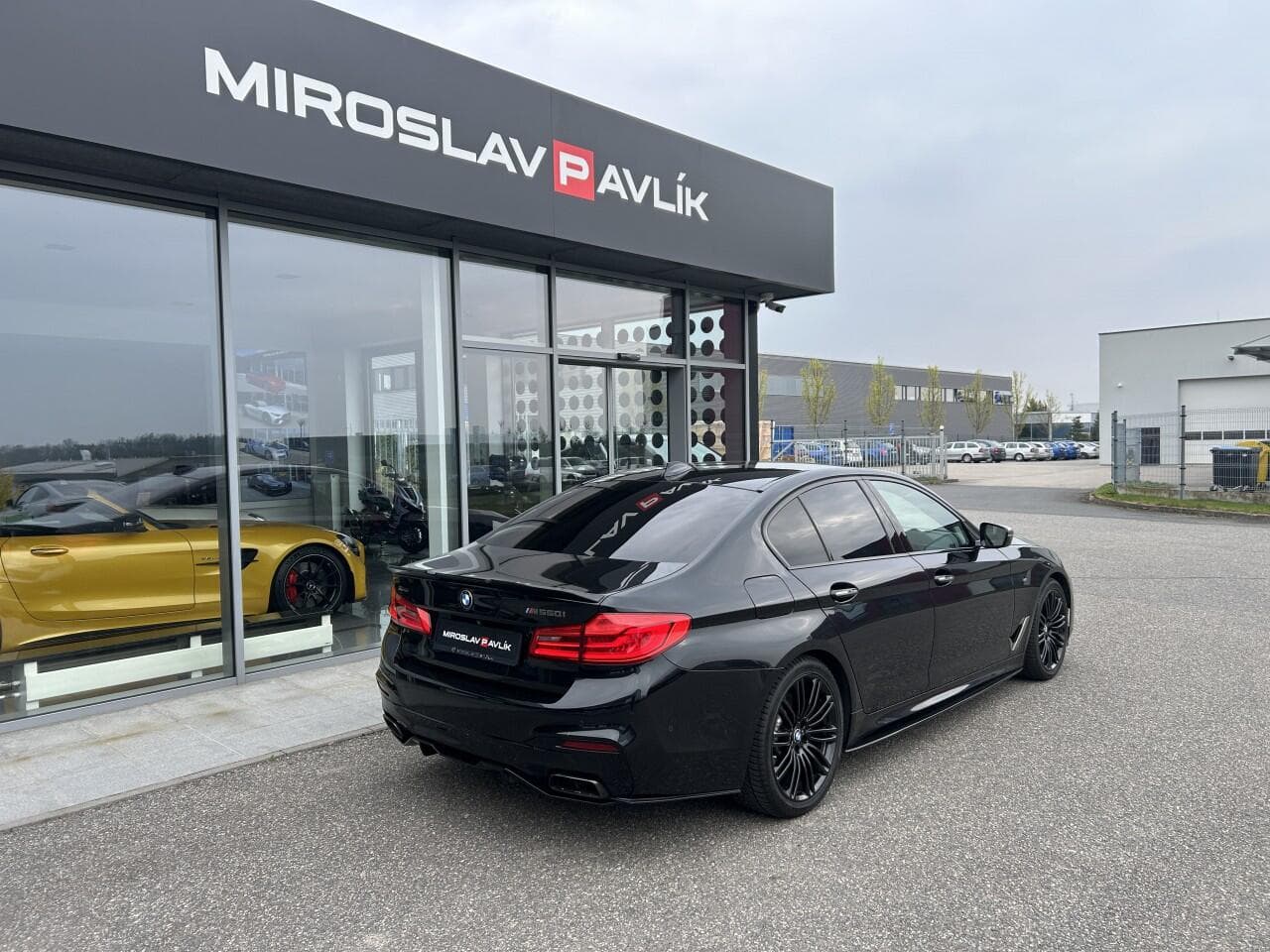 2017 BMW 5-SERIES - 5