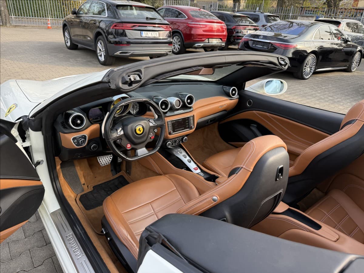 2017 Ferrari CALIFORNIA - 13