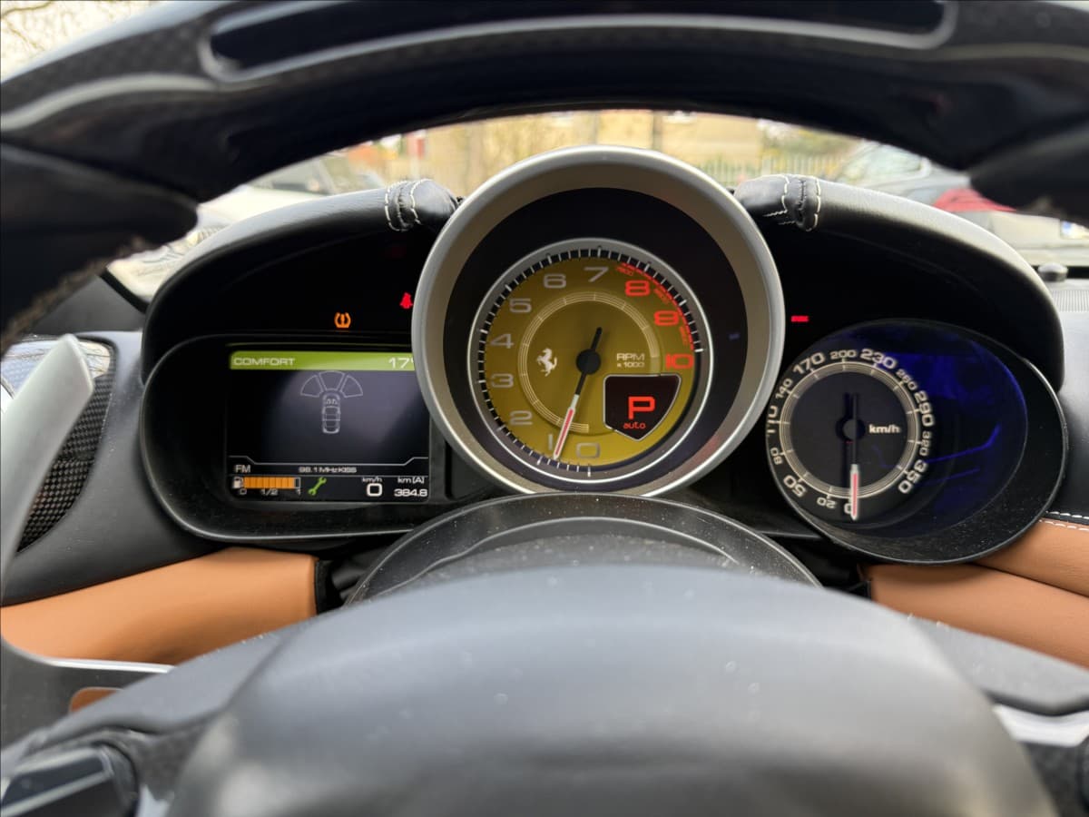 2017 Ferrari CALIFORNIA - 16