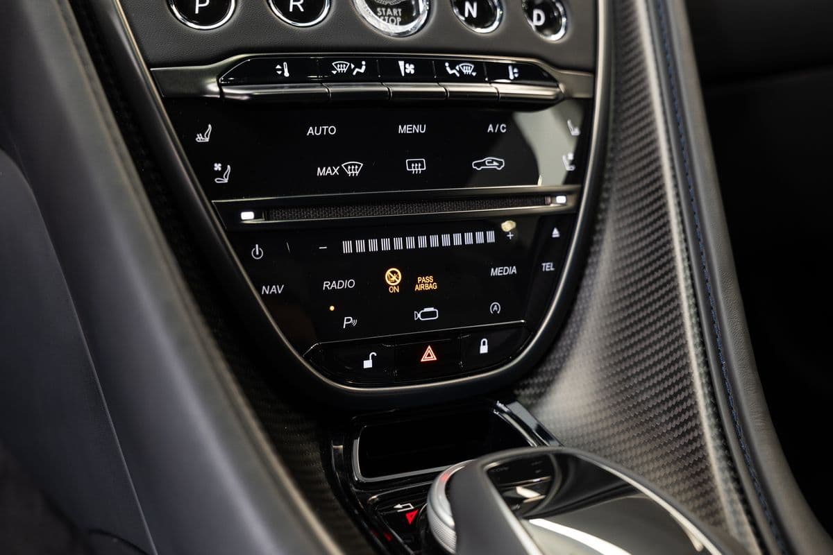 2023 Aston Martin DBS - 16