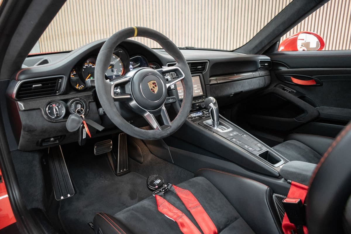 2016 Porsche 911 - 13