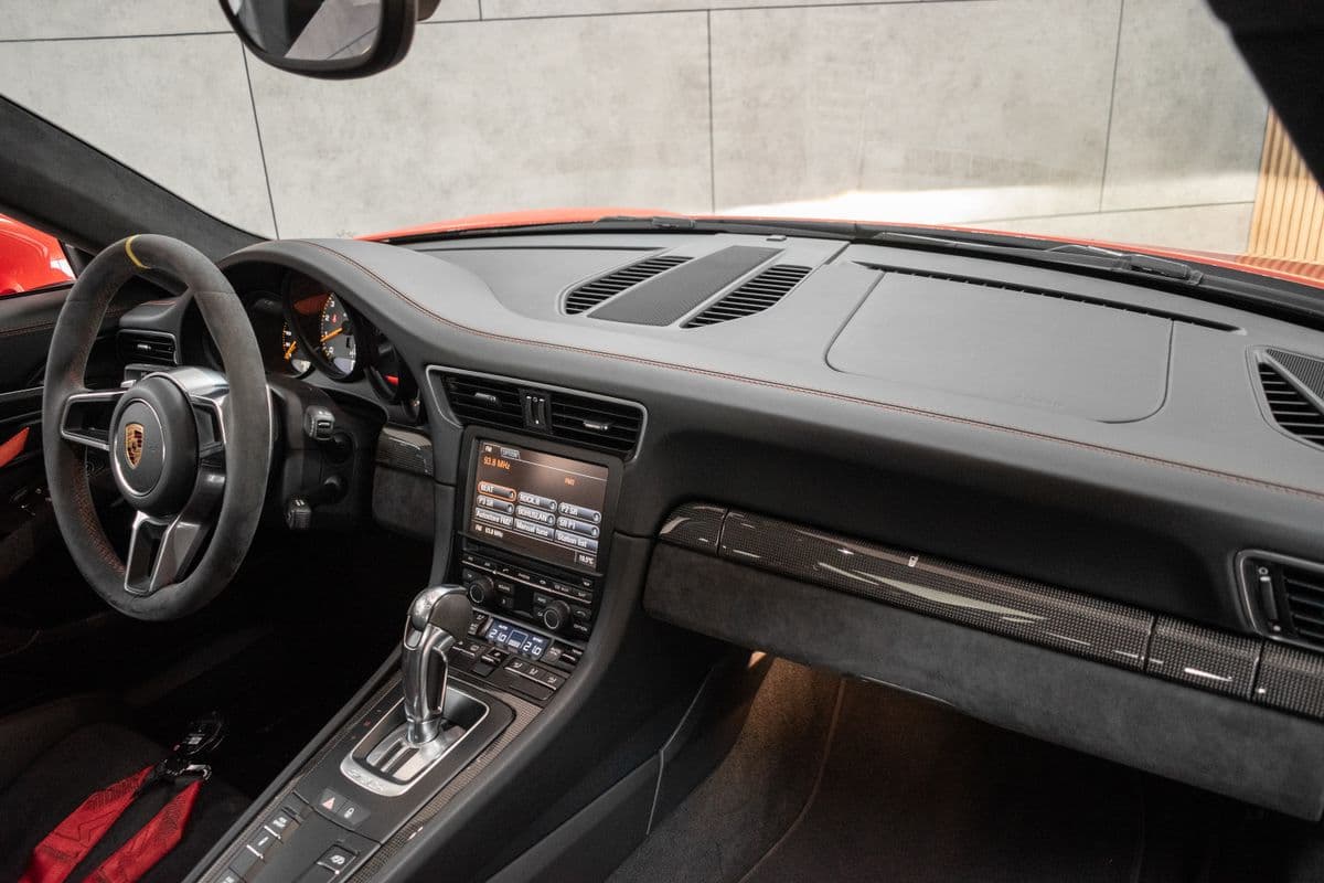 2016 Porsche 911 - 17
