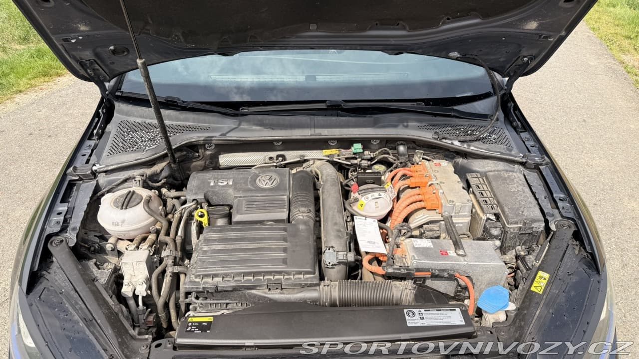 2016 Volkswagen GOLF - 8
