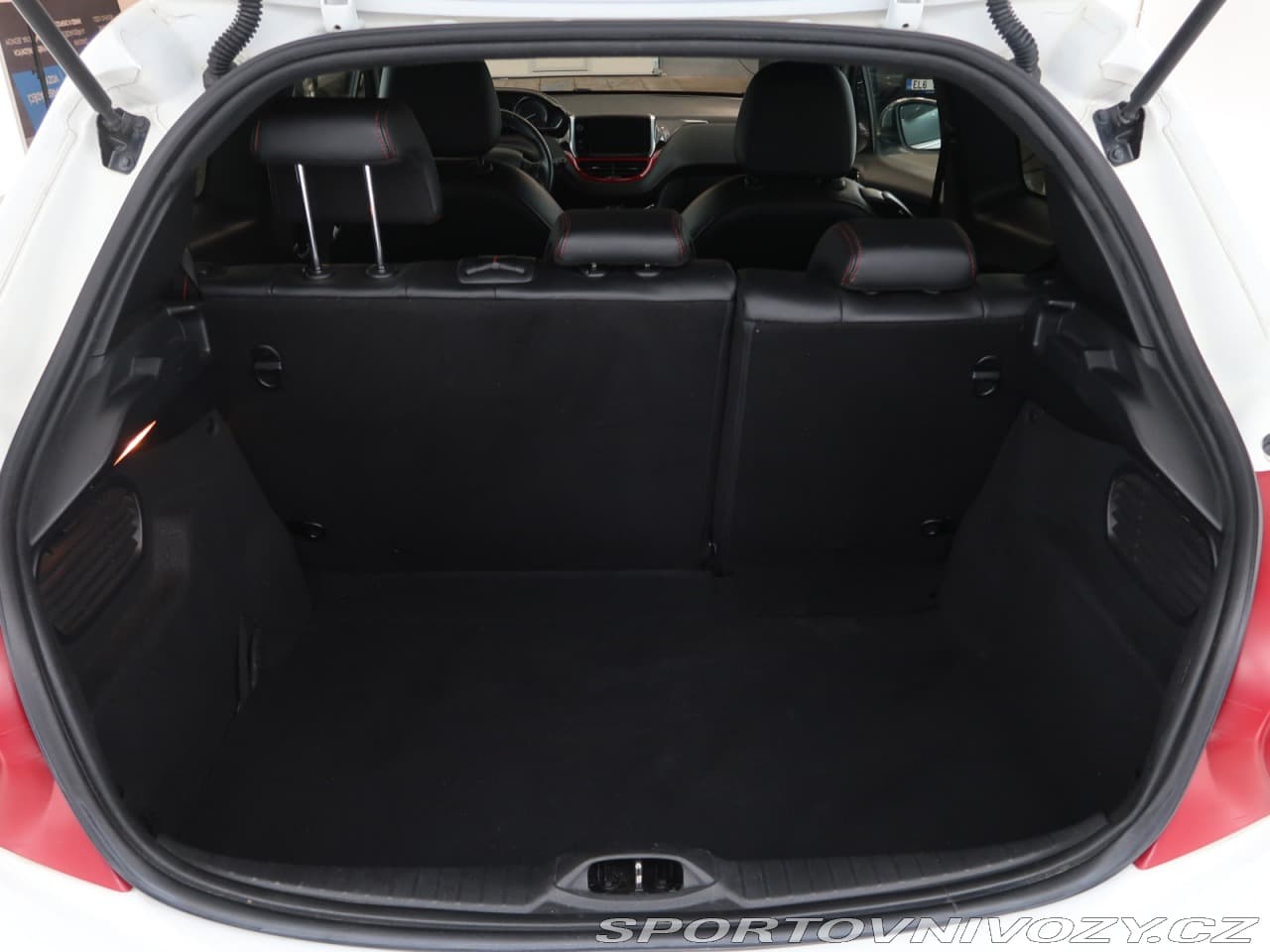 2014 Peugeot 208 - 13