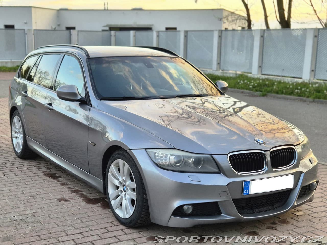 2010 BMW 3-SERIES - 10