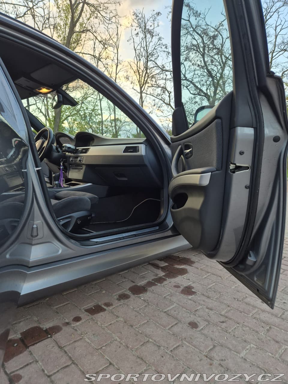 2010 BMW 3-SERIES - 11
