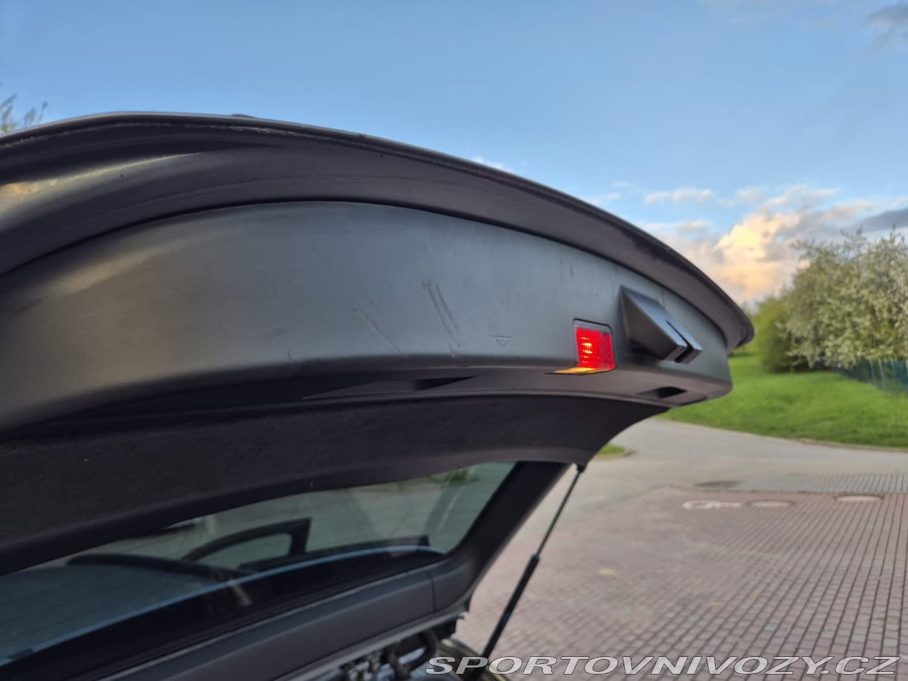 2010 BMW 3-SERIES - 6