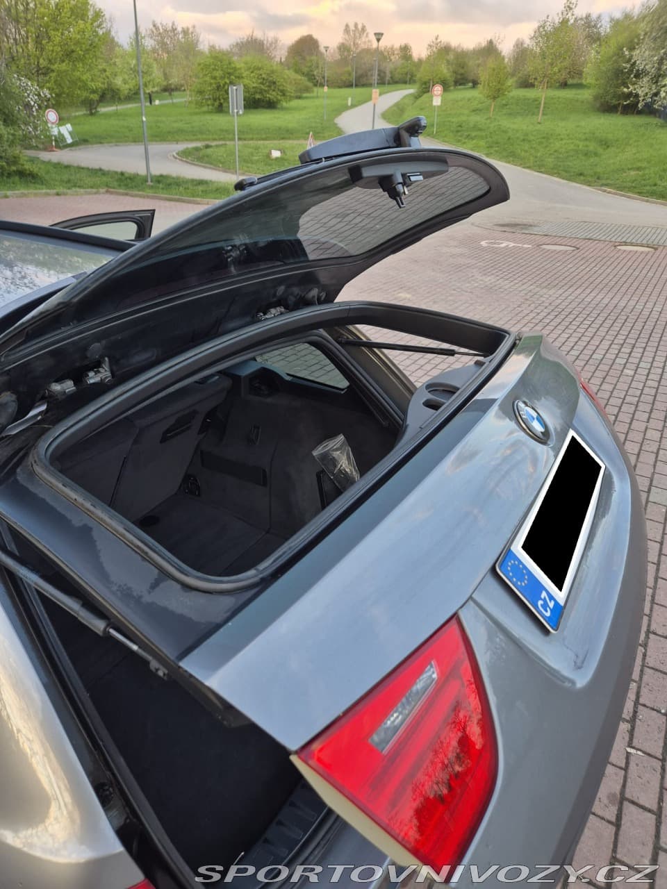 2010 BMW 3-SERIES - 8