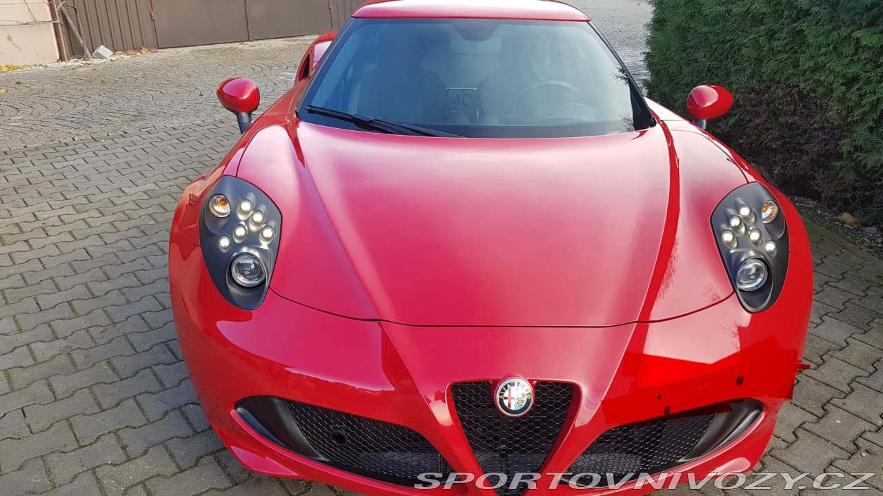 2015 Alfa Romeo 4C - 5