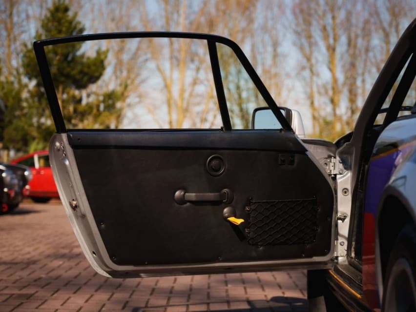 1985 Porsche 911 - 12