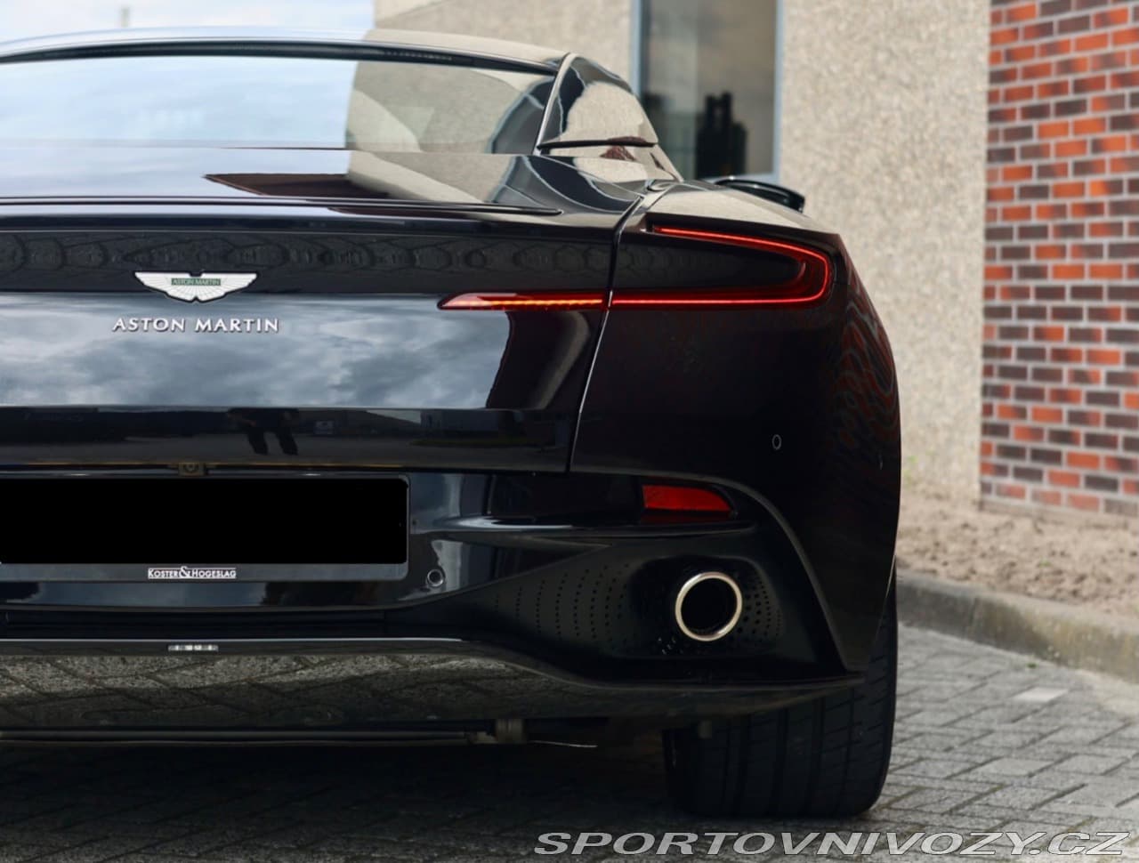2020 Aston Martin DB11 - 10