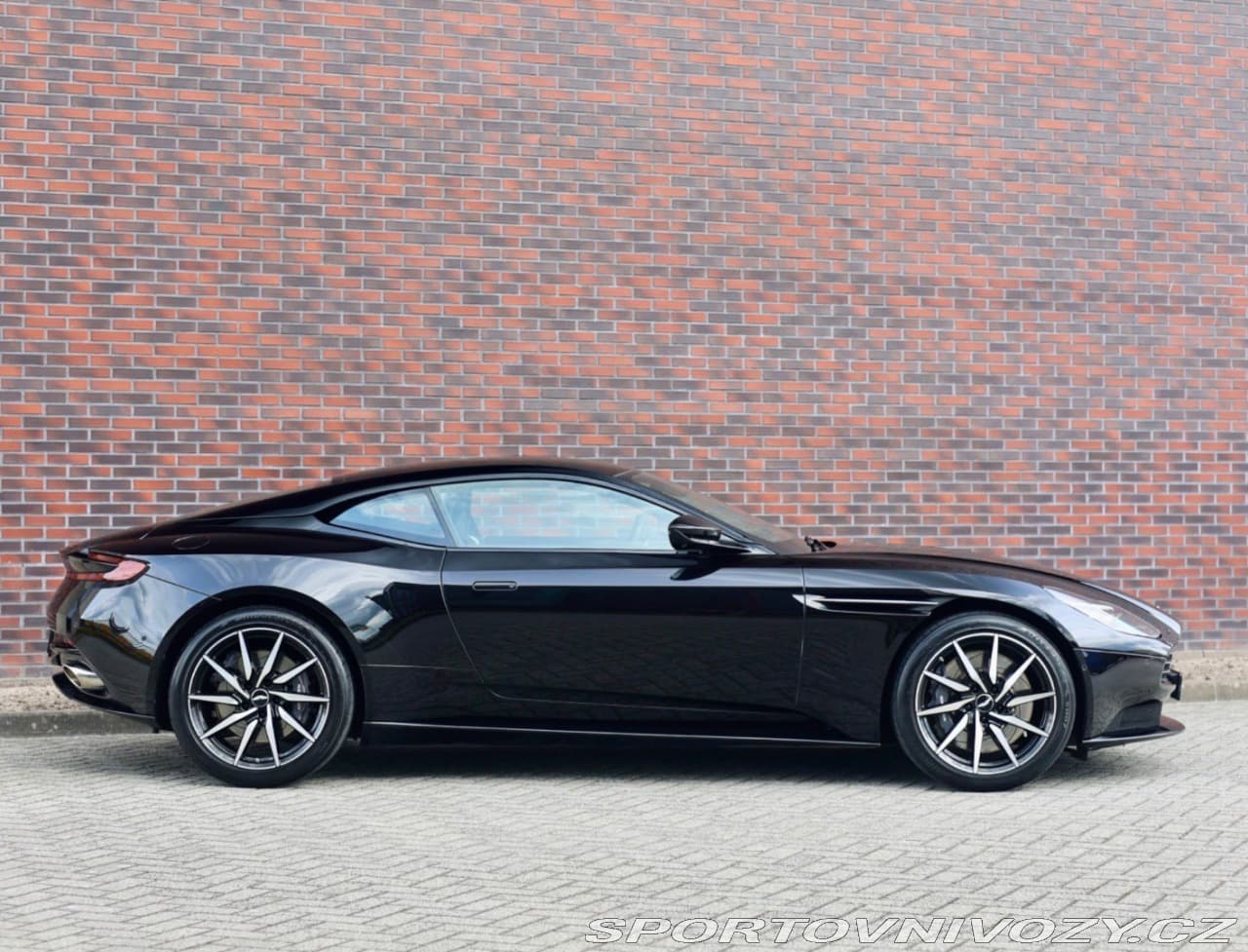 2020 Aston Martin DB11 - 11